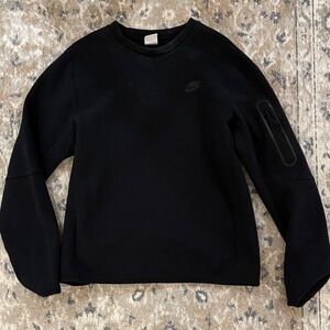 Nike Men's Classic Black Crewneck Sweater
